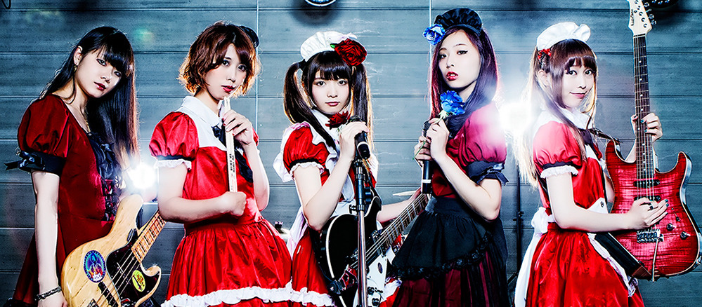 zleva Misa, Akane, Miku, Saiki, Kanami